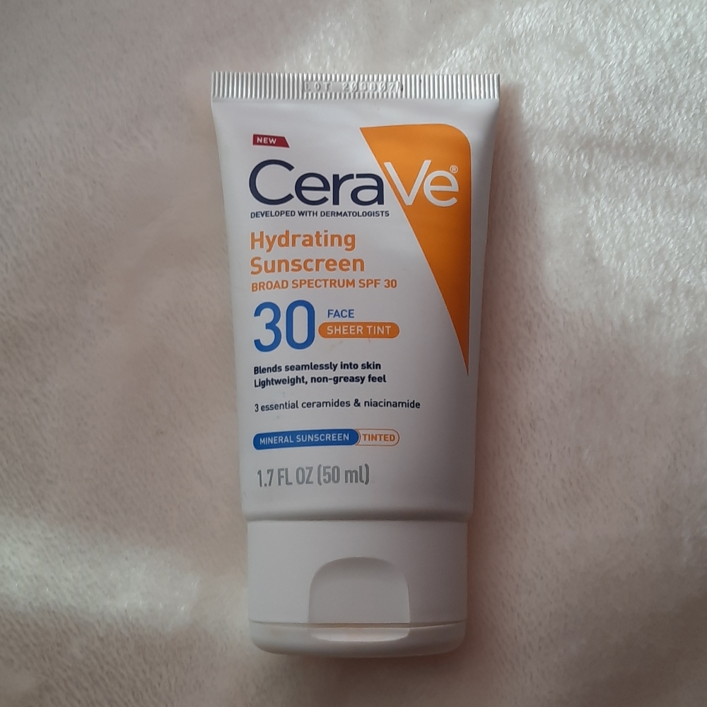 CeraVe Tinted Hydrating Sunscreen